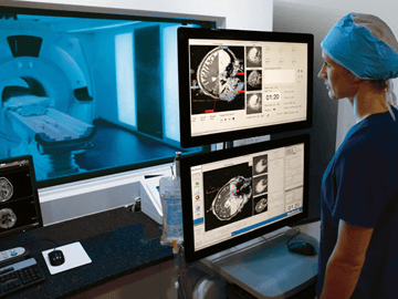 Foto del artículo: Imagen intraoperatoria en quirófano híbrido (en fase 2 de apertura)